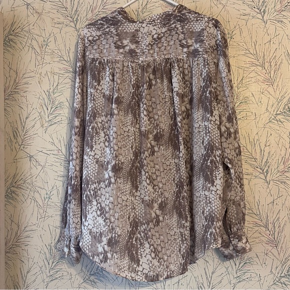 INC snakeskin blouse 20W - Picture 3 of 3